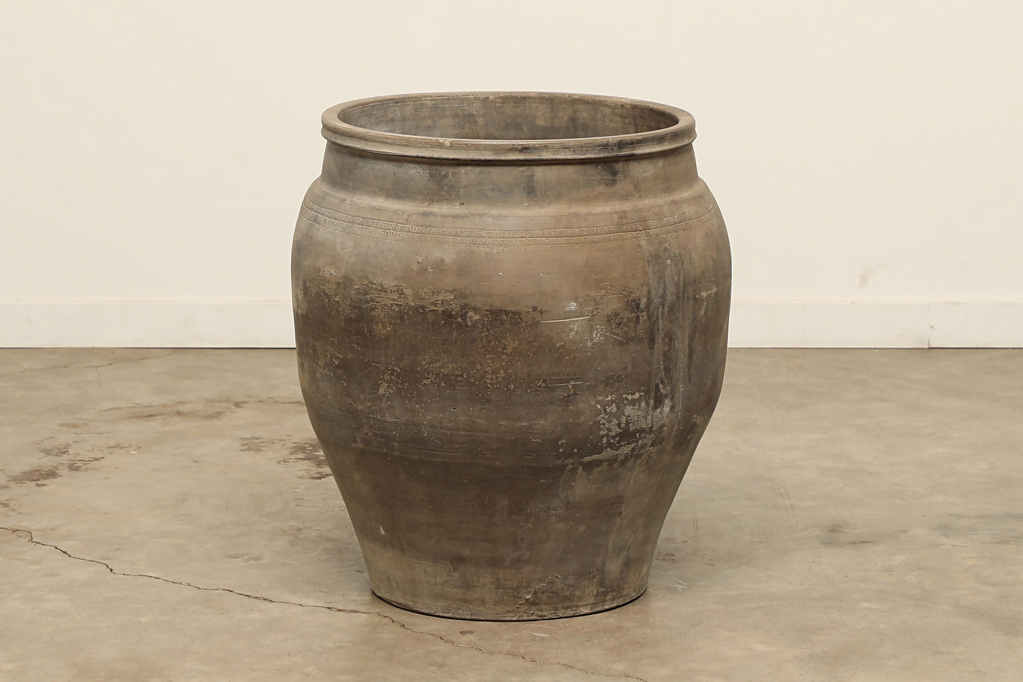 (GAT008) Vintage Shanxi Water Pot - Circa 1824 (24x24x28)