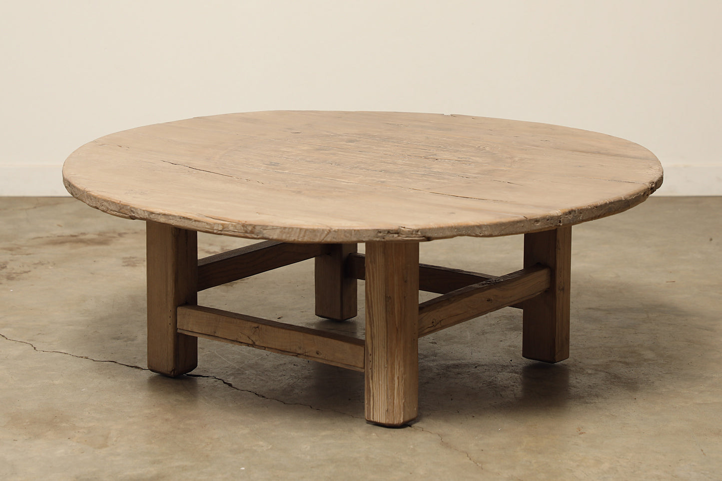 (GAK051-T4) Carpenter's Coffee Table (47x47x17)
