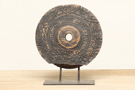 (SCG021) Vintage Wheel on Stand (13x5x16)