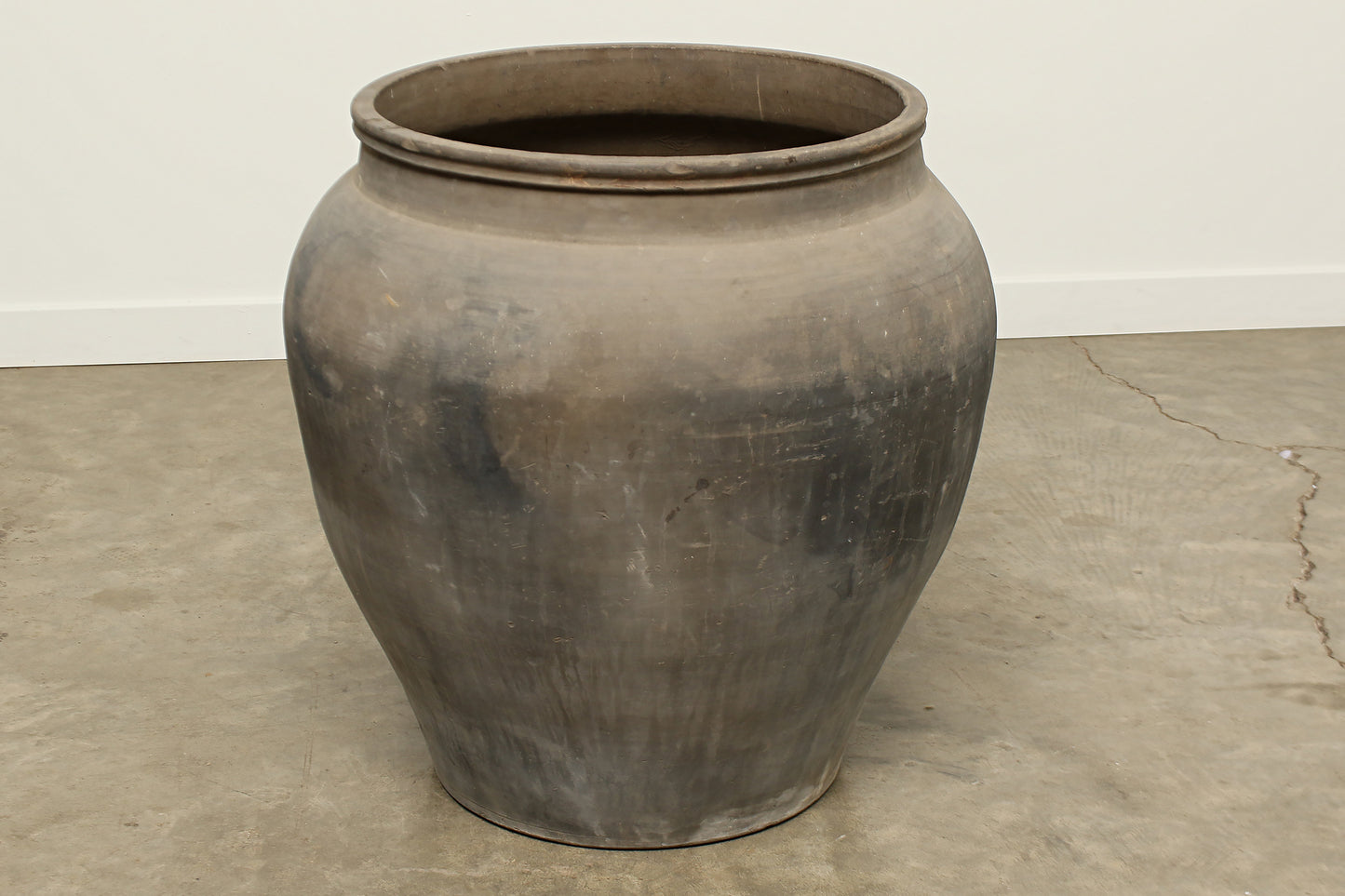 (GAQ041)  Vintage Shanxi Water Pot - Circa 1875 (26x26x26)