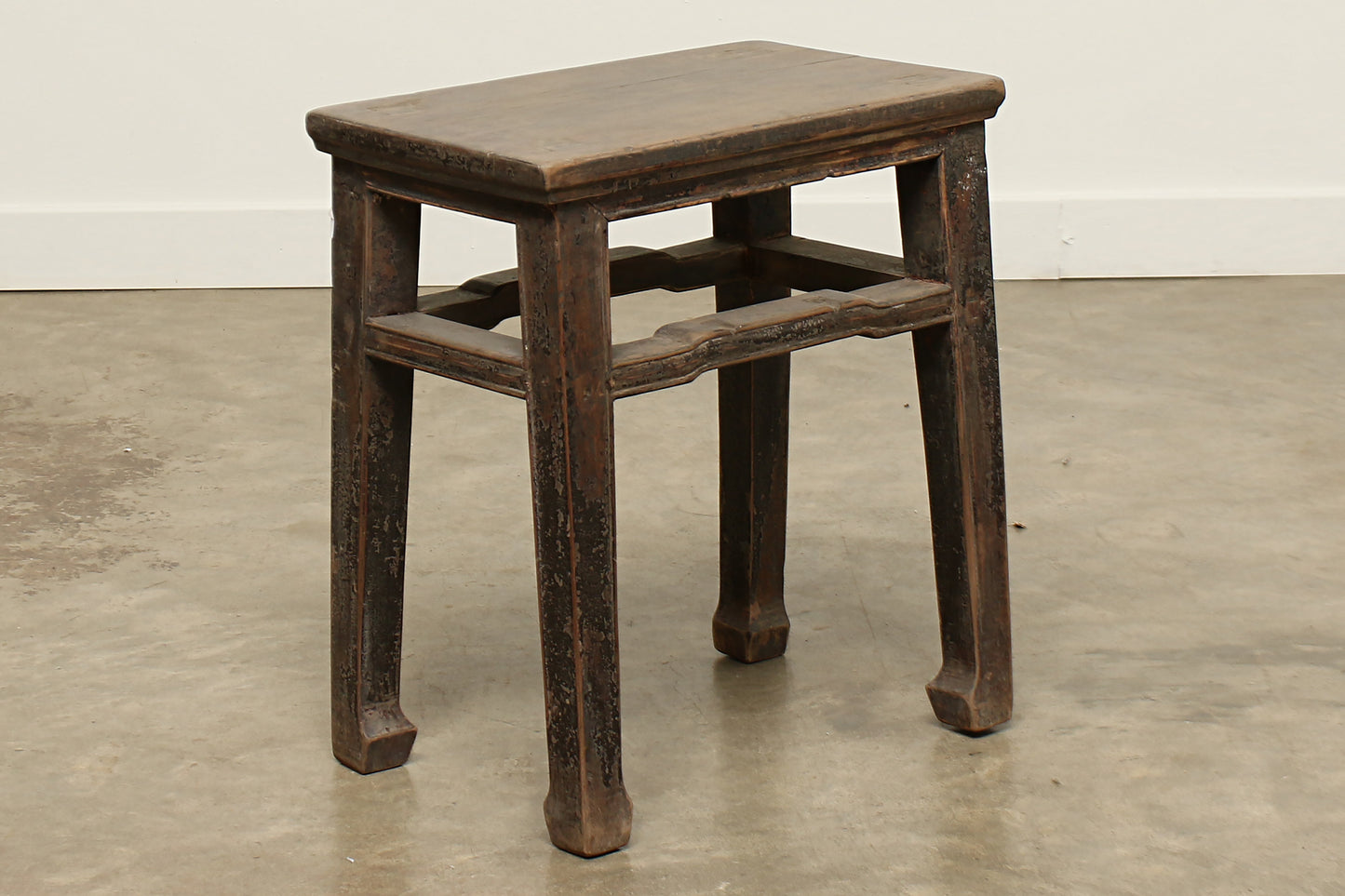 (GAQ095)  Vintage Pine Side Table - Circa 1940 (17x11x19)