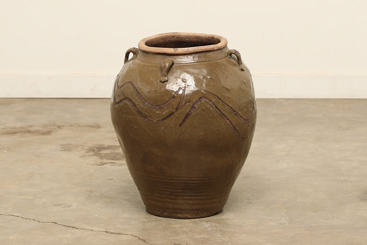 (GAT047) Vintage Henan Pot - Circa 1944 (15x15x19)