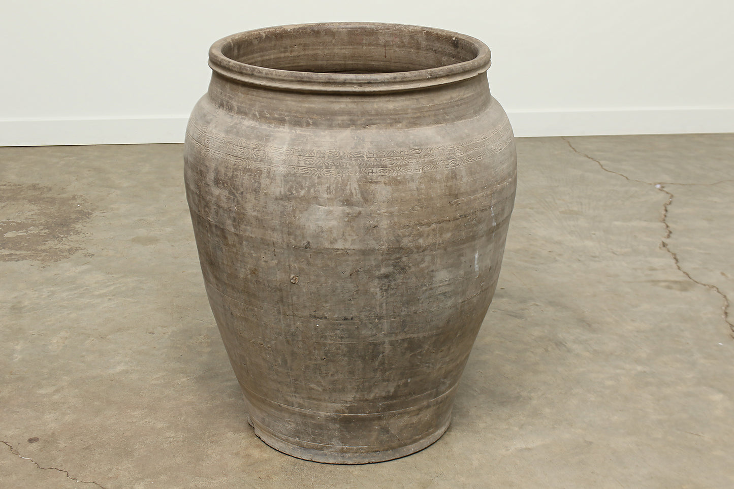 (GAQ026)  Vintage Shanxi Water Pot - Circa 1875 (22x22x27)
