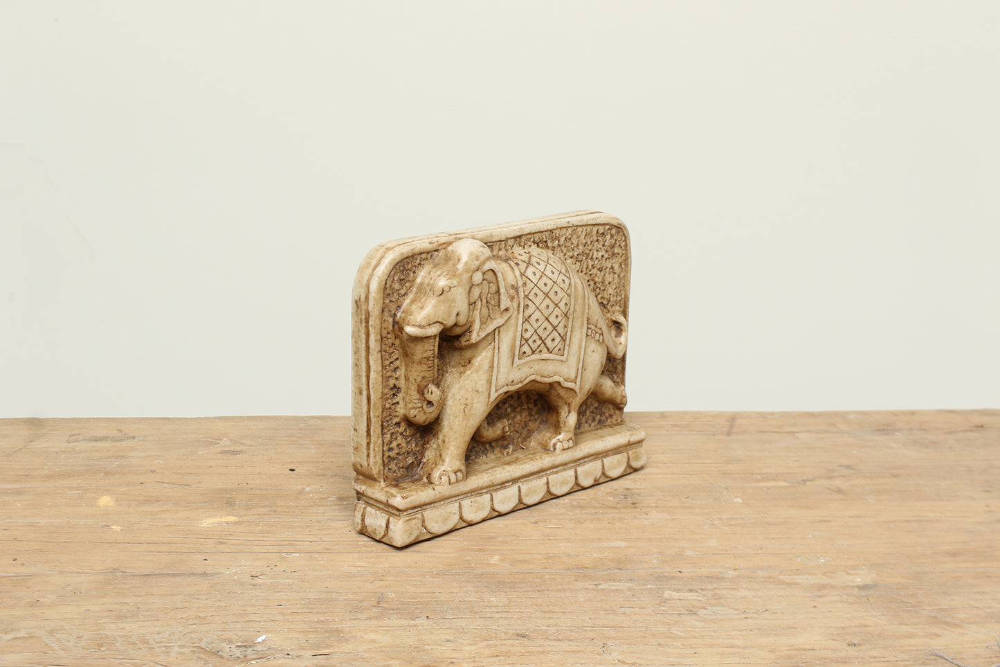 (PP149 ) Marble Elephant Sculpture (10x2x8)