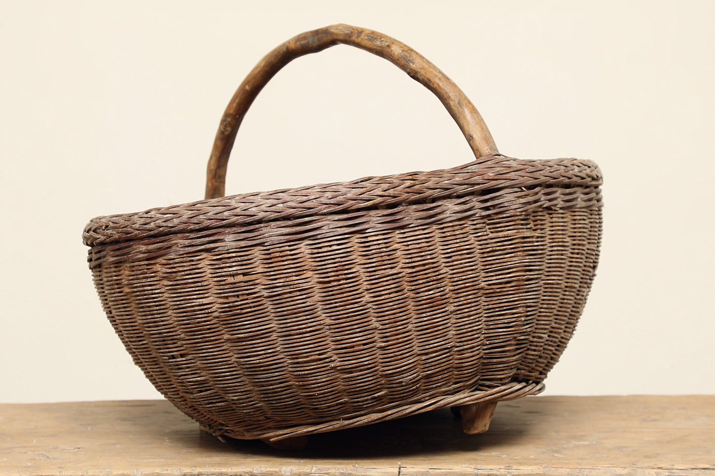 (GAT004) Vintage Grain Basket - Circa 1924 (23x19x18)