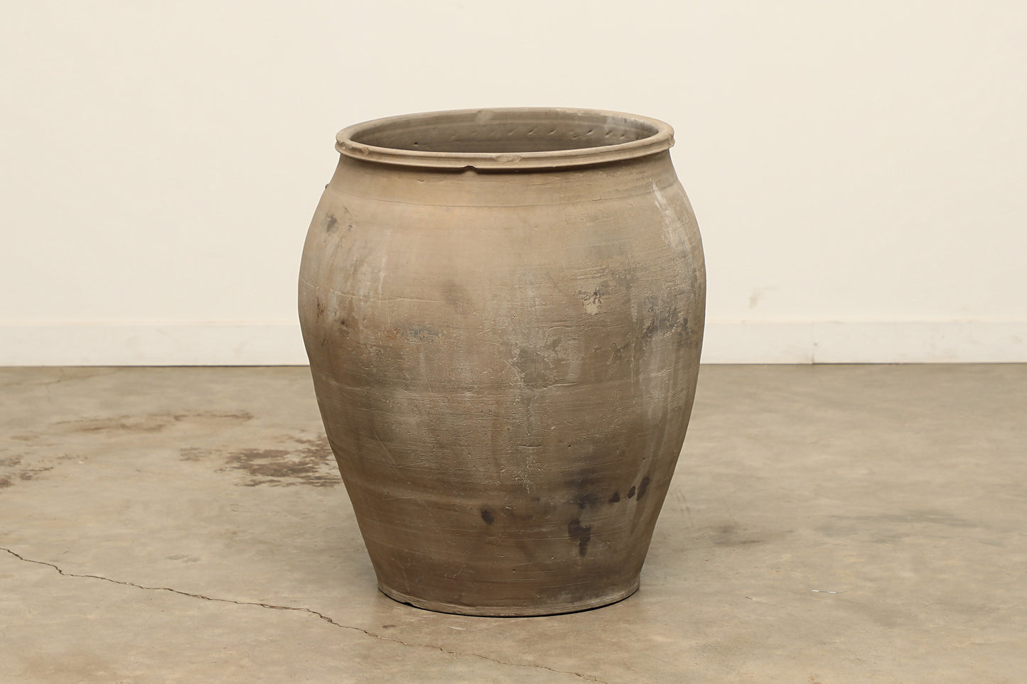 (GAT020) Vintage Shanxi Water Pot - Circa 1824 (25x25x28)