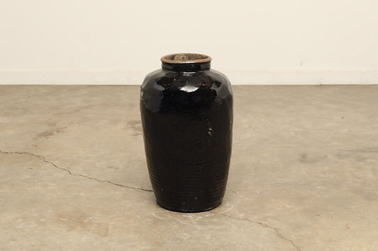 (GAV021) Vintage Black Porcelain Pot - Circa 1940 (14x14x25)