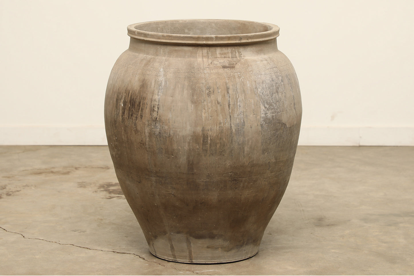 (GAT013) Vintage Shanxi Water Pot - Circa 1824 (26x26x32)