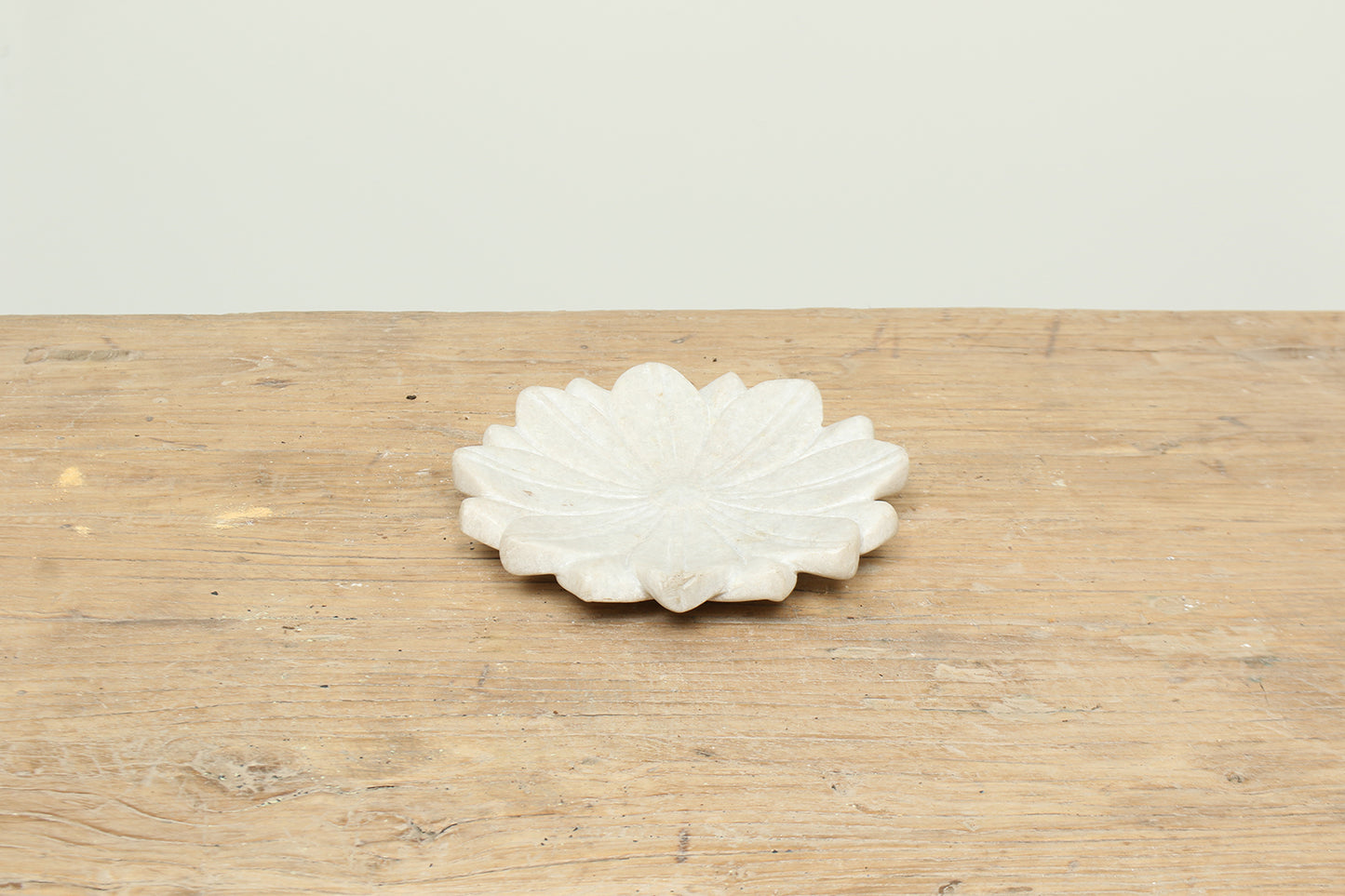 (PP143 ) Marble Lotus Plate (8x8x1)