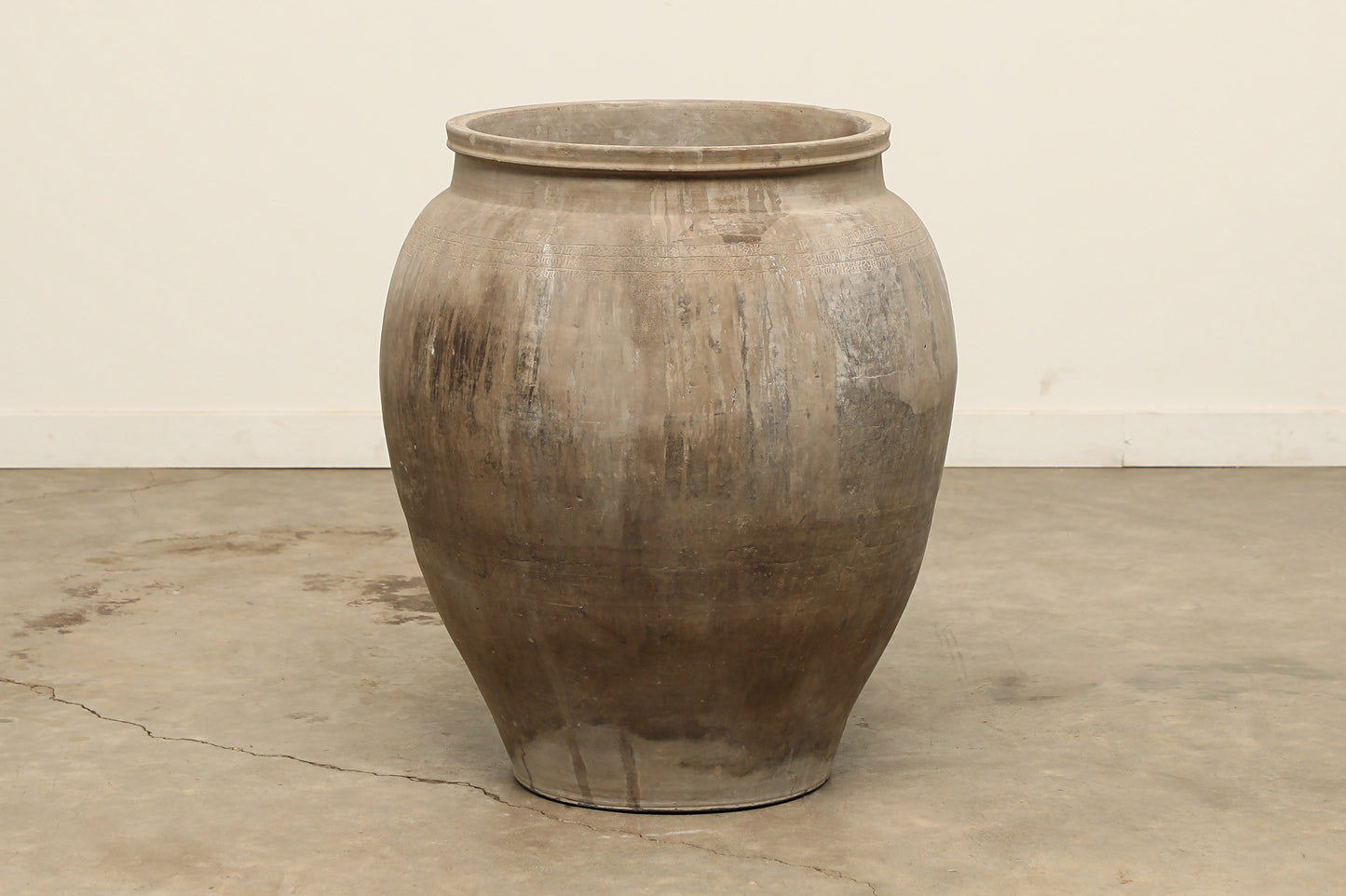 (GAT013) Vintage Shanxi Water Pot - Circa 1824 (26x26x32)