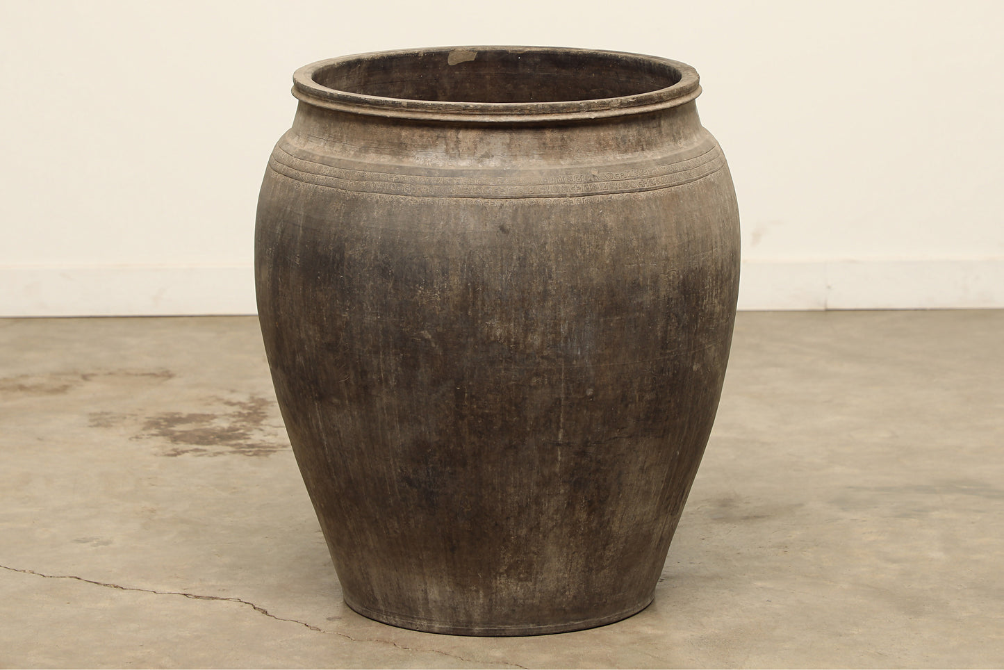 (GAT016) Vintage Shanxi Water Pot - Circa 1824 (24x24x28)