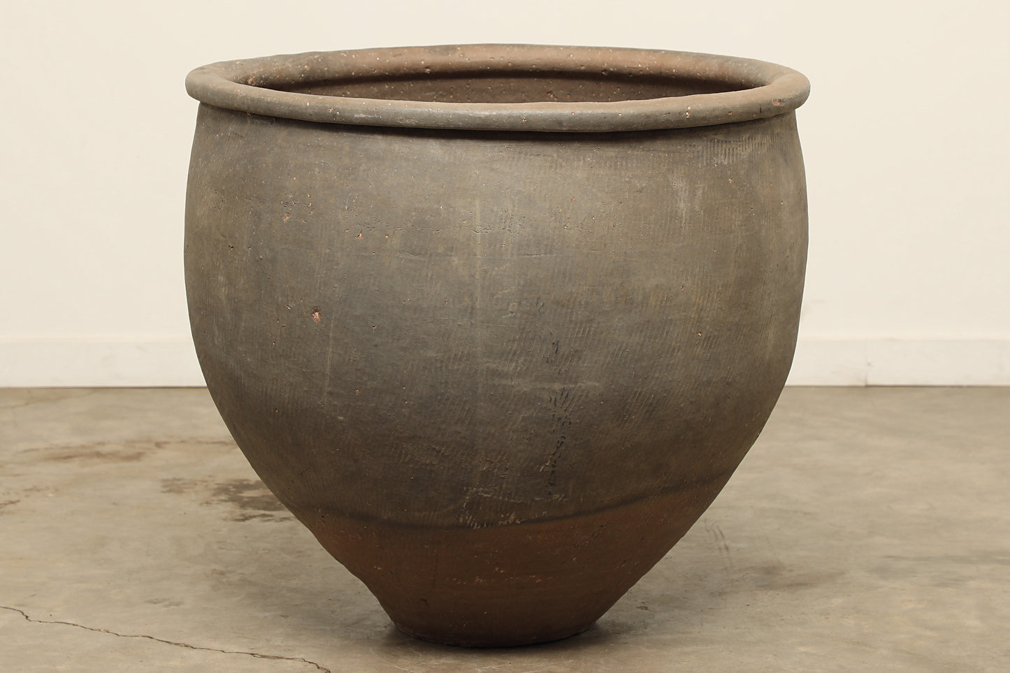 (GAT028) Vintage Shandong Pot - Circa 1874 (34x34x32)