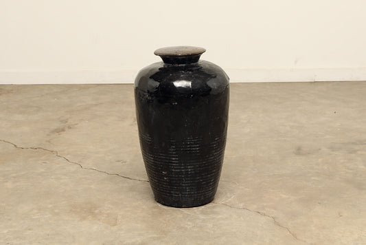 (GAV023) Vintage Black Porcelain Pot - Circa 1940 (17x17x26)