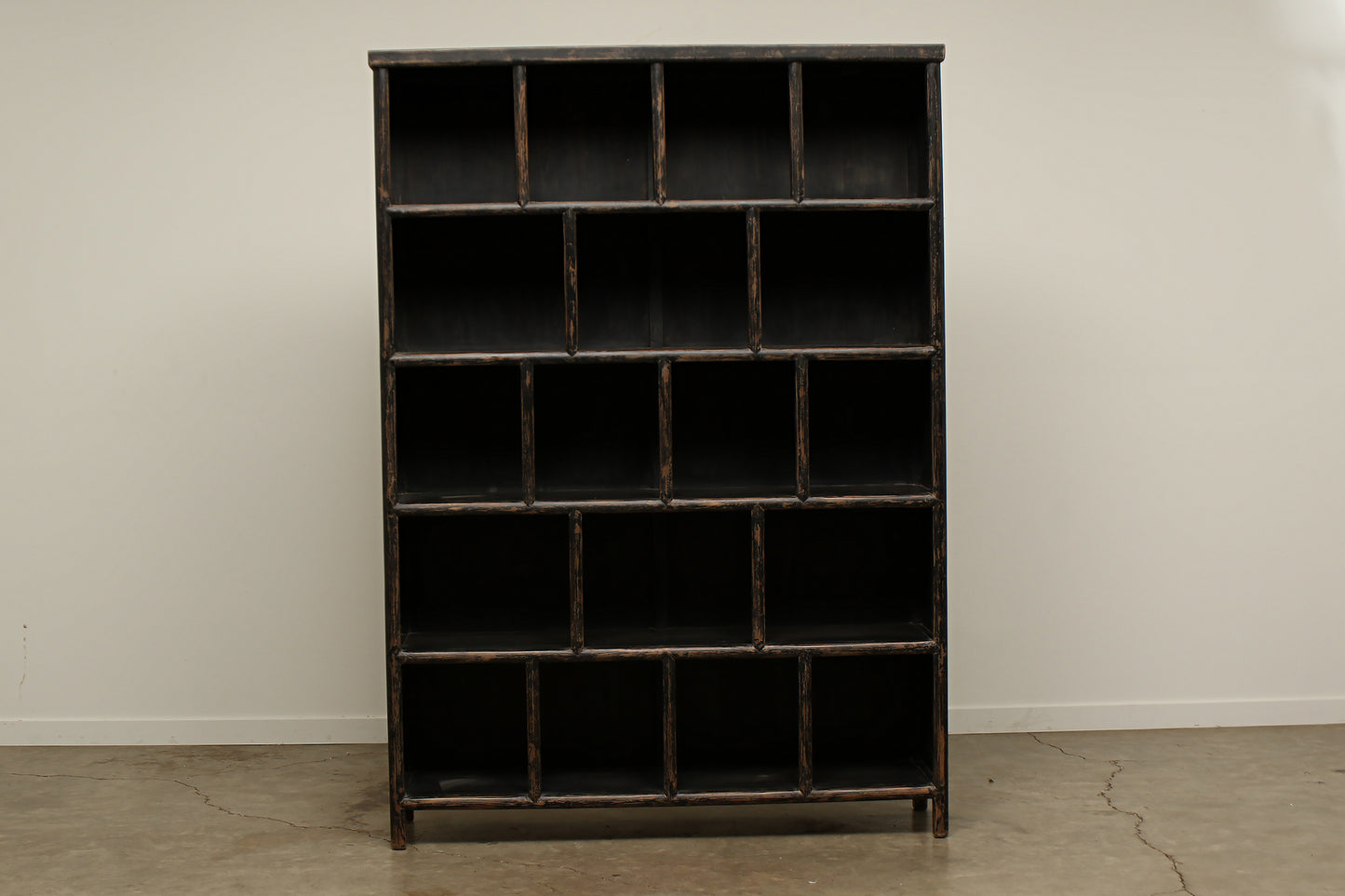 (GAN069) Nobu Shelf (61x16x85)