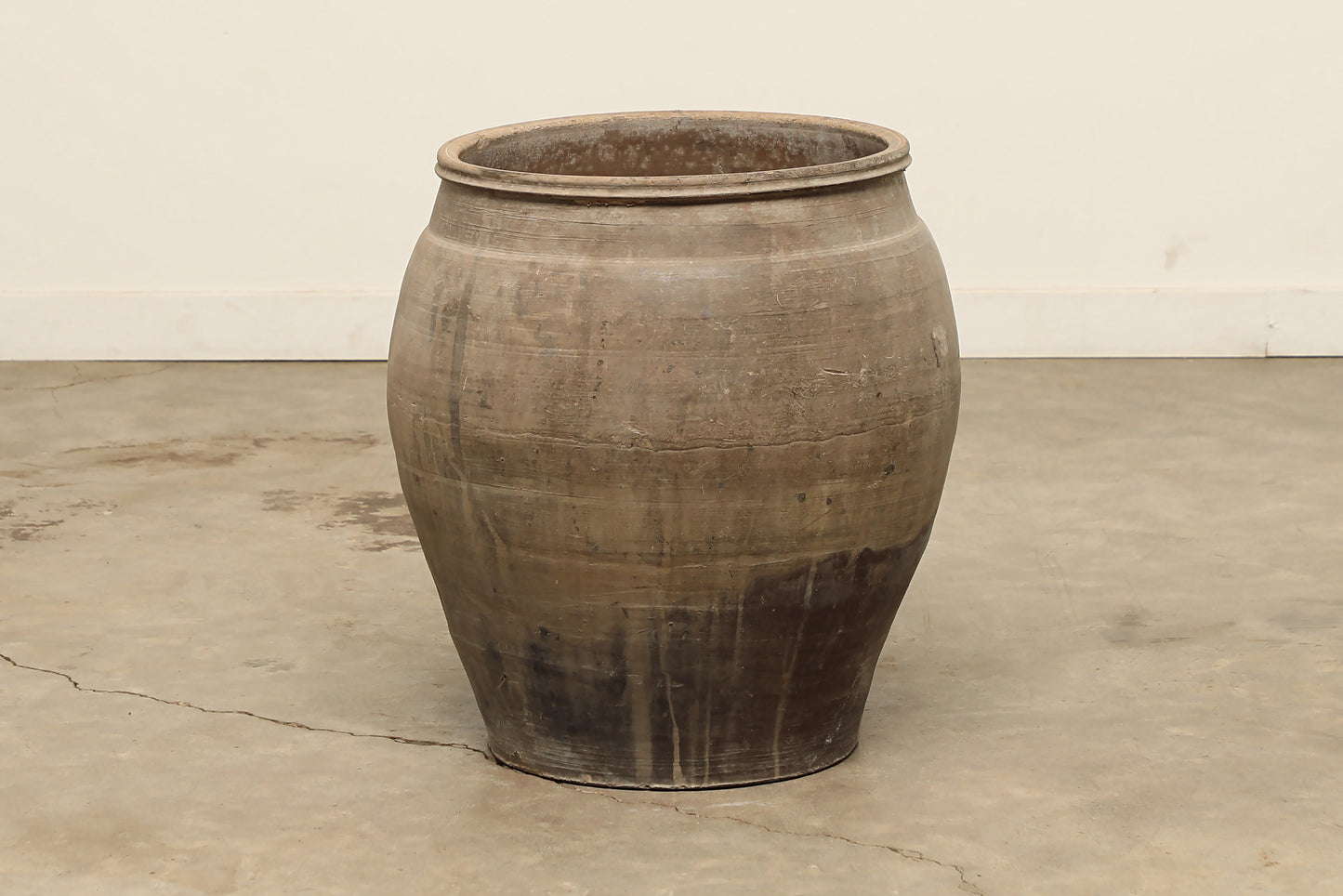 (GAT031) Vintage Shanxi Water Pot - Circa 1824 (20x20x24)